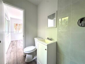 8201 Abbott Ave in Miami Beach, FL - Building Photo - Building Photo