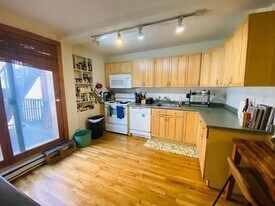 241 Washington St, Unit 1 in Cambridge, MA - Building Photo