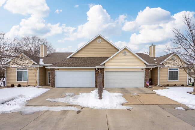 Aspen Glen Townhomes in Ankeny, IA - Foto de edificio - Building Photo