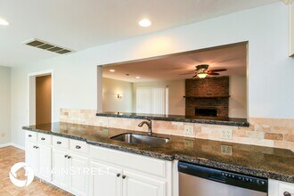 305 W Grand Teton Ct in Yukon, OK - Building Photo - Building Photo