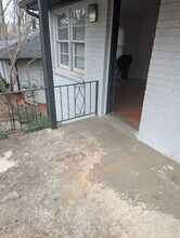 215 Hillcrest Ave in Decatur, GA - Building Photo - Interior Photo
