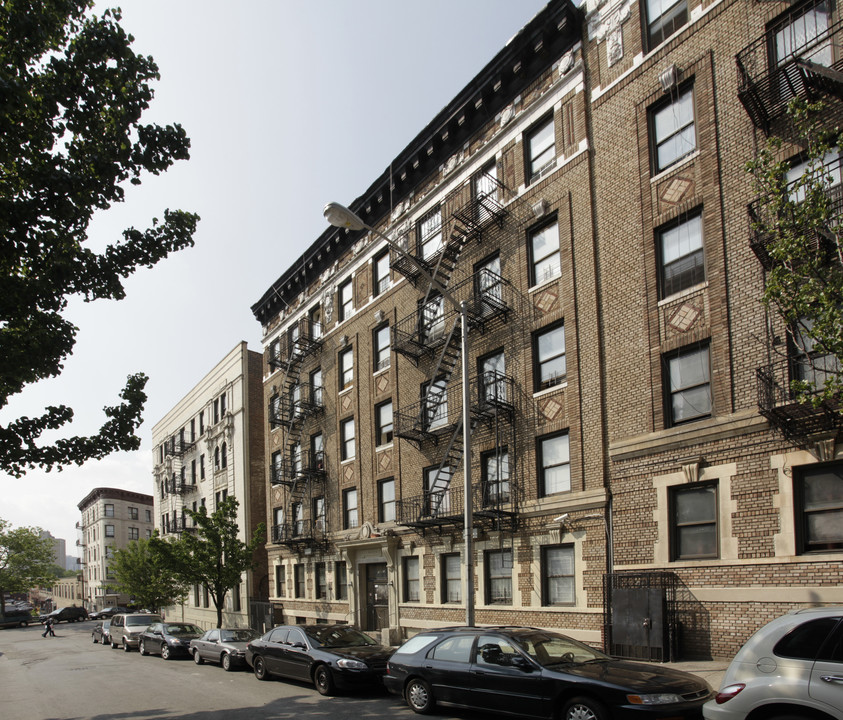 St Lawrence in New York, NY - Building Photo