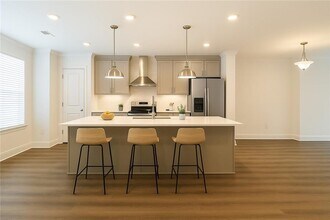 4535 Sims Park Pl. in Suwanee, GA - Foto de edificio - Building Photo