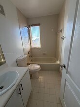 7100 NW 177th St in Hialeah, FL - Building Photo - Building Photo