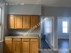 41 W 54th St in Bayonne, NJ - Building Photo - Building Photo