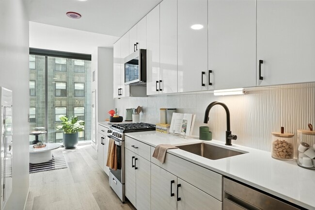 64 E Wacker Pl in Chicago, IL - Building Photo - Building Photo