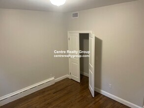 1722 Beacon St, Unit 2 in Brookline, MA - Building Photo - Building Photo