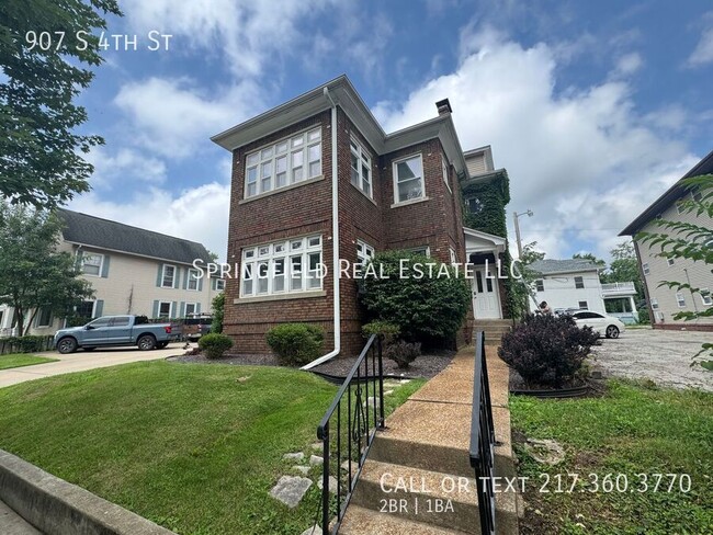 property at 907 S 4th St