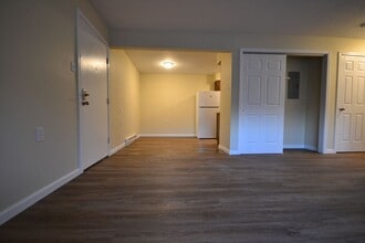 Warsaw Apartments in Warsaw, MO - Building Photo - Interior Photo