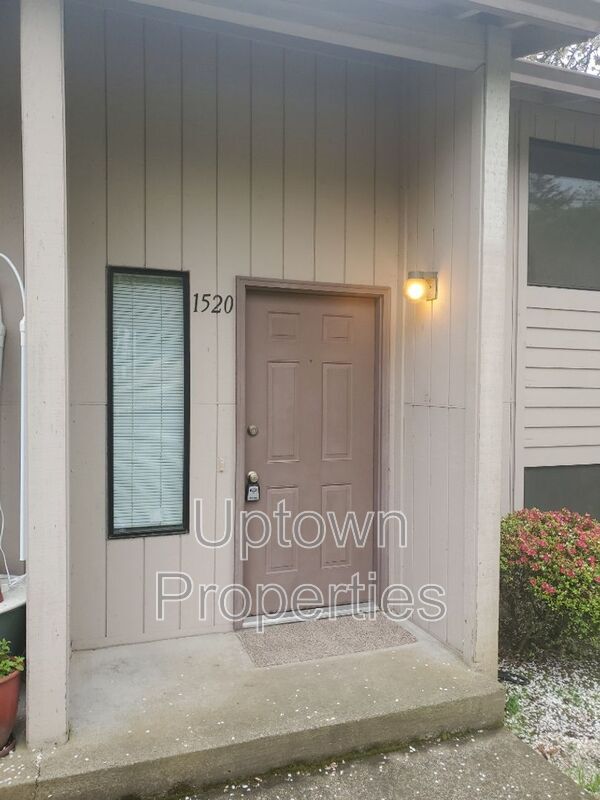 1520 SW Dewitt St in Portland, OR - Building Photo - Building Photo