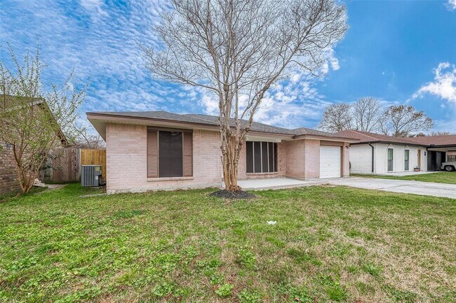 747 Deercrest St in Channelview, TX - Building Photo - Building Photo