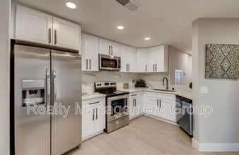 13801 Pinkard Way in El Cajon, CA - Building Photo - Building Photo