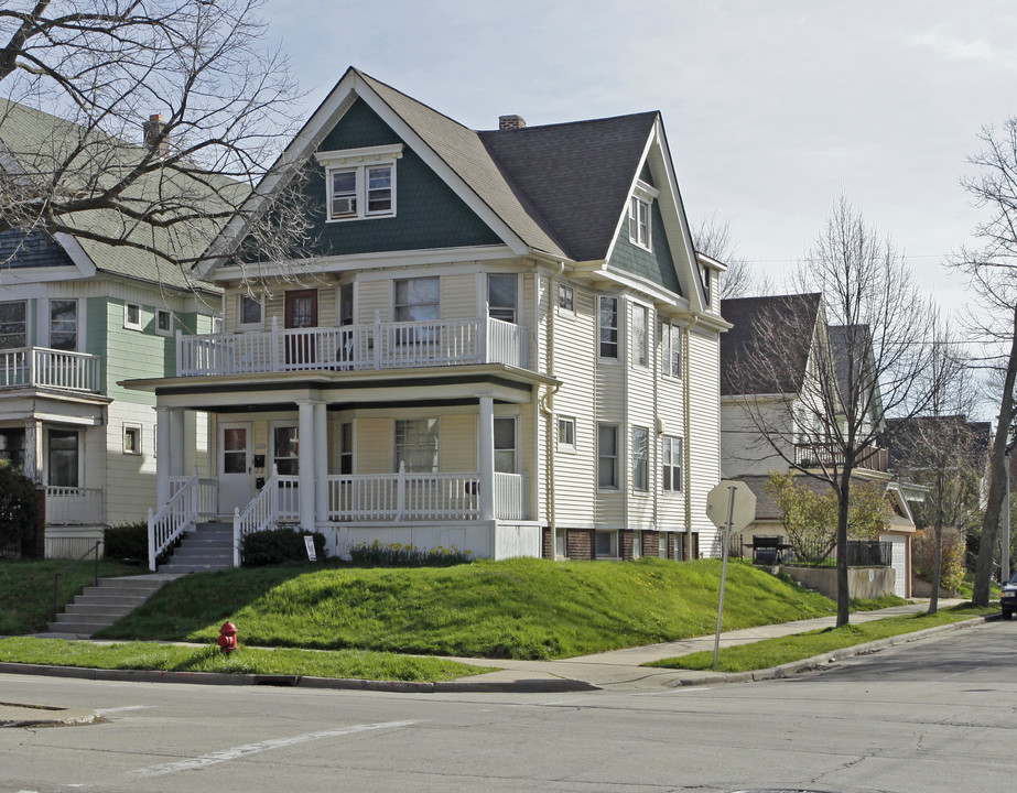 2600 N Humboldt Blvd in Milwaukee, WI - Building Photo