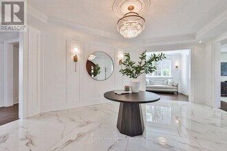 1257 Tecumseh Park Dr in Mississauga, ON - Building Photo - Building Photo