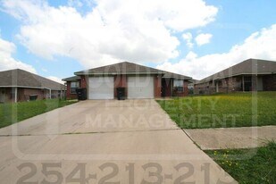 2701 Alma Dr in Killeen, TX - Building Photo