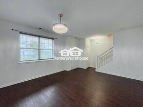 1713 Dresdon Ln in Virginia Beach, VA - Building Photo - Building Photo