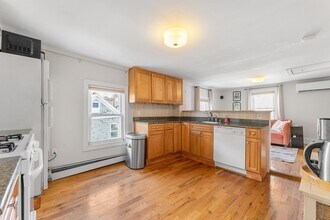 42 Jefferson St, Unit 3 in Cambridge, MA - Foto de edificio - Building Photo