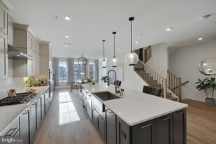 7514 Sawyer Farm Wy in McLean, VA - Building Photo