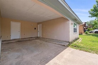 322 Cliff Dr in Garland, TX - Building Photo - Building Photo