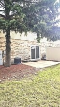 9310 Meadowview Dr in Orland Hills, IL - Building Photo - Building Photo