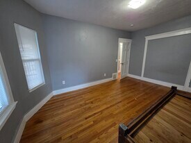 10 Fox St in Boston, MA - Building Photo