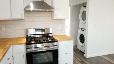 4919 W 136th St in Hawthorne, CA - Building Photo - Building Photo