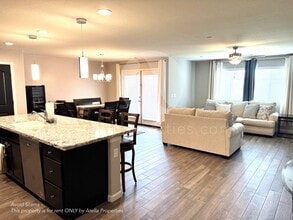 1333 W Butterfield Ln in Hanford, CA - Building Photo - Building Photo