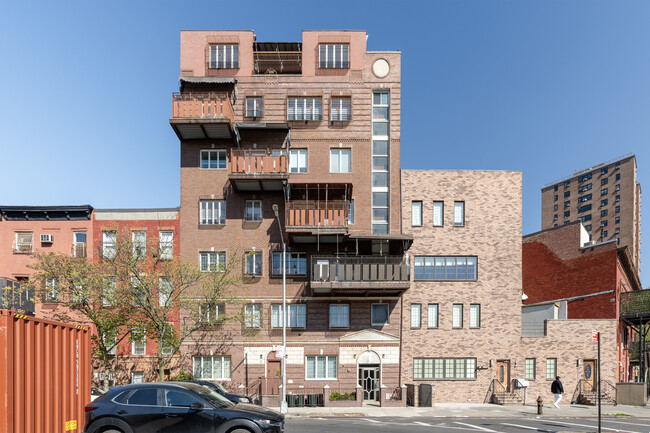 221 Ross St in Brooklyn, NY - Building Photo - Building Photo