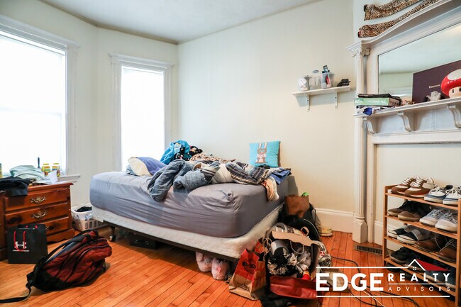 15 Greylock Rd, Unit 1 in Boston, MA - Building Photo - Building Photo