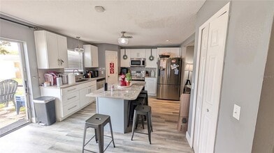 106 Royalty Cir in Sanford, FL - Building Photo - Building Photo