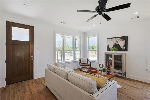 514 Woodside Trl in Waxahachie, TX - Foto de edificio - Building Photo