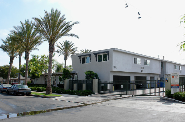 1330-1334 W Cerritos Ave in Anaheim, CA - Building Photo - Building Photo