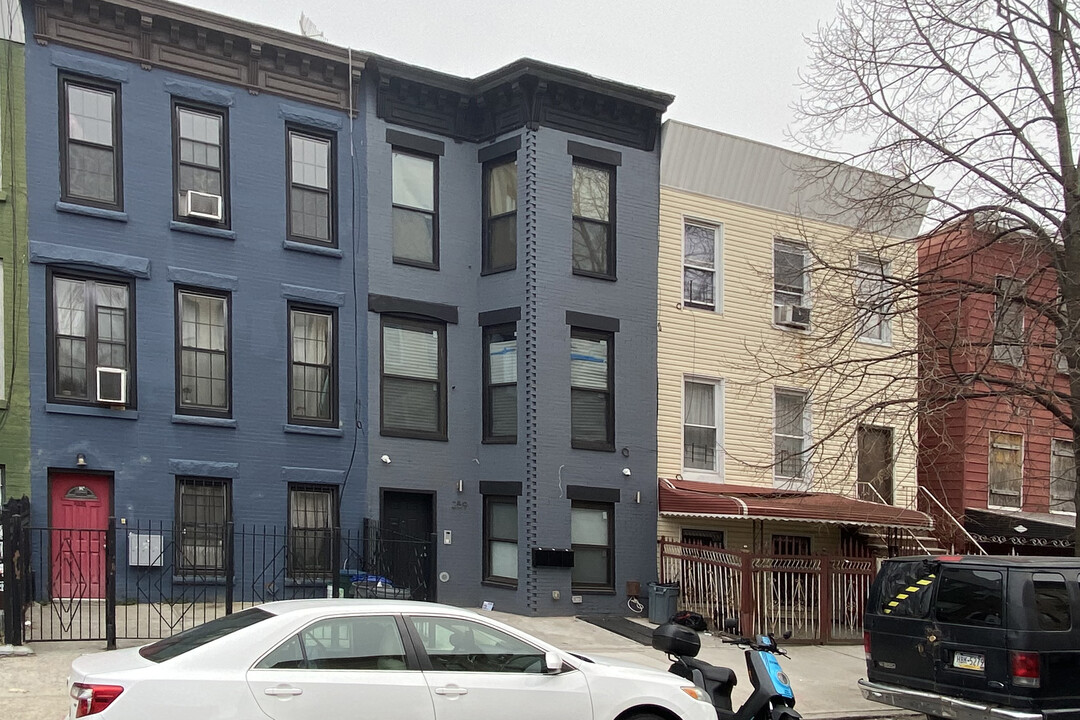 259 Sumpter St in Brooklyn, NY - Building Photo