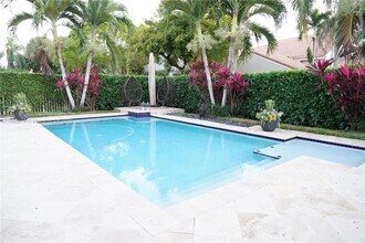 15628 SW 16th St in Pembroke Pines, FL - Building Photo - Building Photo