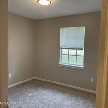 195 Hayes Dr in Jackson, MS - Building Photo - Building Photo