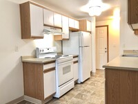 Farisswood Apartments in Gresham, OR - Building Photo - Building Photo