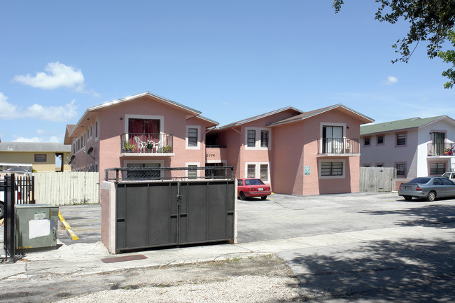 5776 W 25th Ct in Hialeah, FL - Building Photo - Building Photo