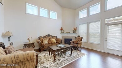 17038 Green Crest Ln in Louisville, KY - Building Photo - Building Photo