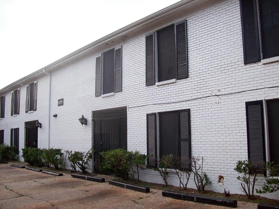 105 Avondale St in Houston, TX - Building Photo