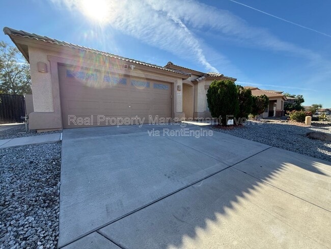 9907 West Riverside Avenue in Tolleson, AZ - Building Photo - Building Photo