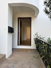 306 14th Ave NE, Unit Unit 1 in St. Petersburg, FL - Building Photo - Building Photo