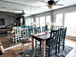 500 Tiki Dr, Unit 213C in Tiki Island, TX - Building Photo - Building Photo