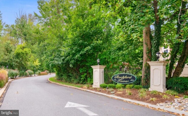 property at 7 Rockford Rd