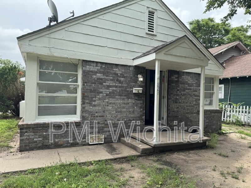 828 S Water St in Wichita, KS - Building Photo