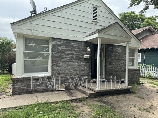 property at 828 S Water St