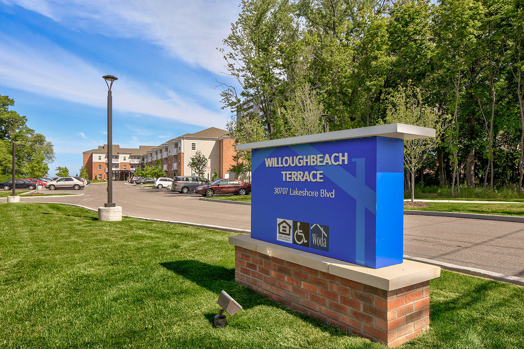 Willoughbeach Terrace in Willowick, OH - Building Photo