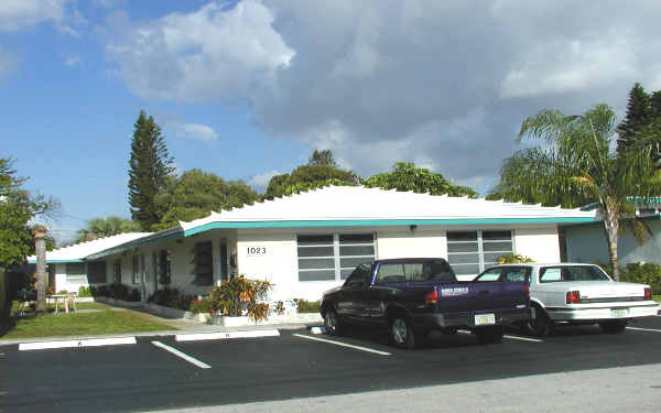 1023 N Victoria Park Rd in Fort Lauderdale, FL - Building Photo - Building Photo