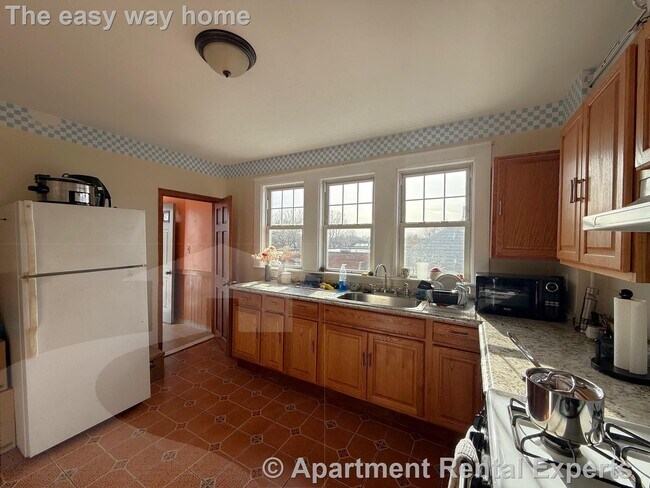 74 Newbury St, Unit #3 in Somerville, MA - Building Photo - Building Photo