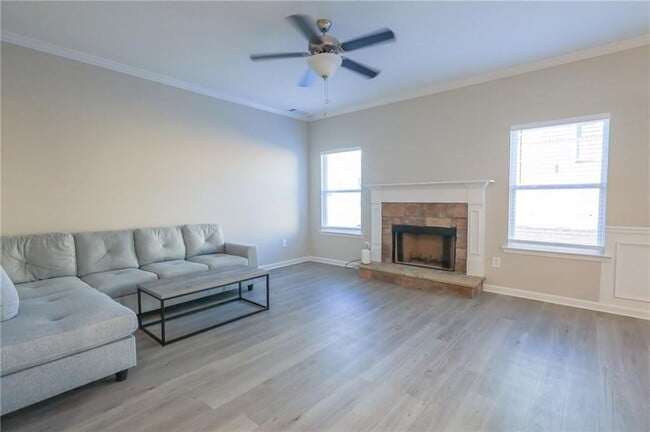 225 Eva Wy in Cartersville, GA - Foto de edificio - Building Photo