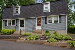 138 Chase Rd in Lunenburg, MA - Building Photo